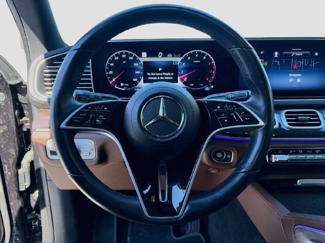 Used 2024 Mercedes-Benz GLS 450 4MATIC image 10