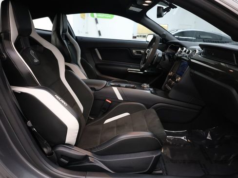 Used 2022 Ford Mustang Shelby GT500 w/ Carbon Fiber Track Pack RWD image 91