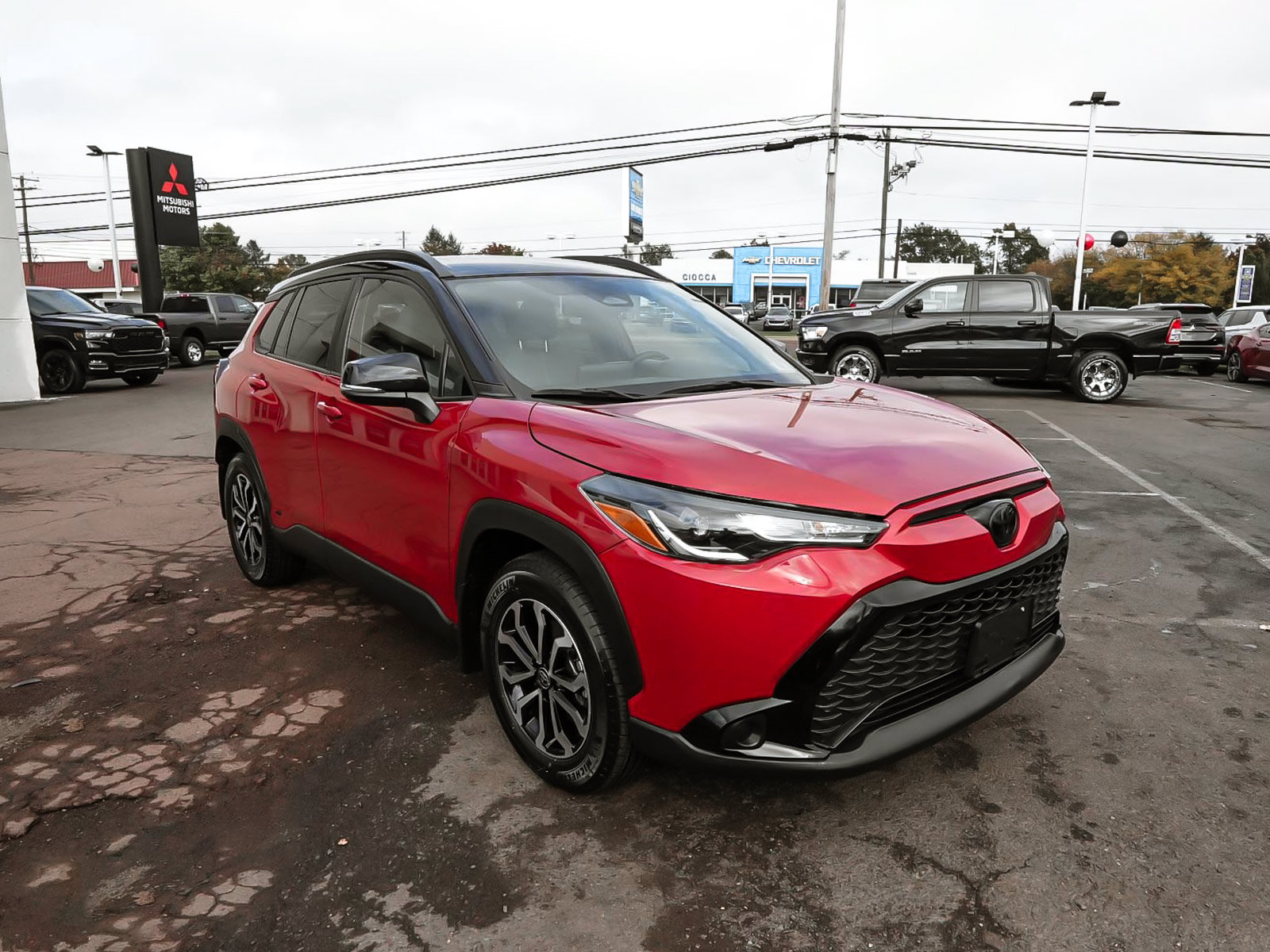 Used 2023 Toyota Corolla Cross AWD Hybrid w/ Moonroof Package image 3