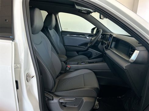 New 2026 Volkswagen Tiguan SE R-Line image 34