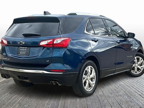Used 2020 Chevrolet Equinox LT image 2