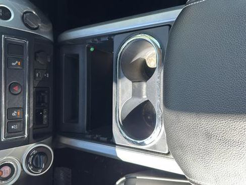 Used 2017 Nissan Titan PRO-4X AWD/4WD image 8