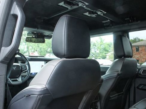 Used 2025 Ford Bronco Outer Banks AWD/4WD image 32