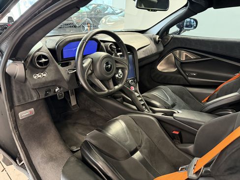 Used 2019 McLaren 720S RWD image 13
