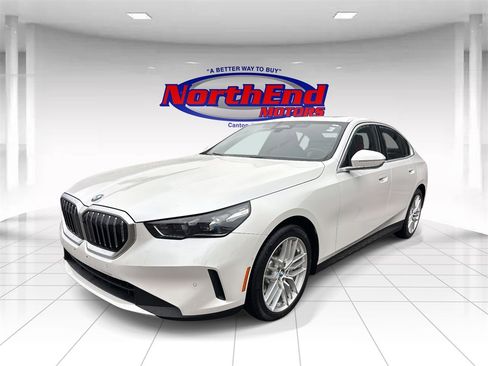 Used 2024 BMW 530i xDrive w/ Premium Package image 6