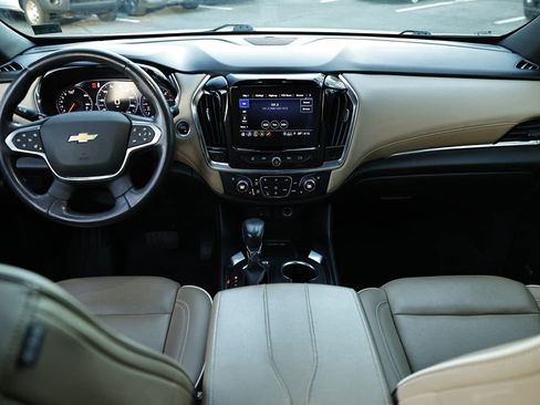 Used 2022 Chevrolet Traverse Premier image 16