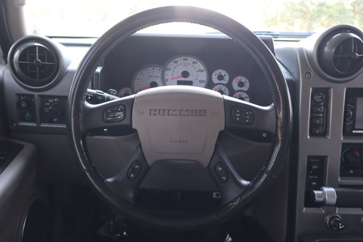 Used 2003 HUMMER H2 w/ Preferred Equipment Group AWD/4WD image 18