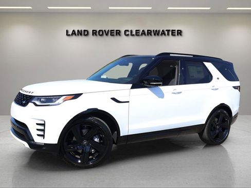 New 2026 Land Rover Discovery Dynamic SE image 1