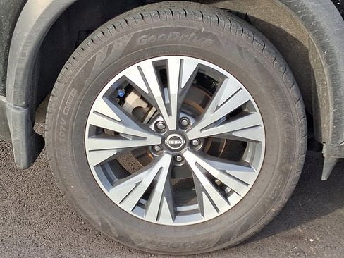 Used 2023 Nissan Rogue SV w/ SV Premium B Package image 8