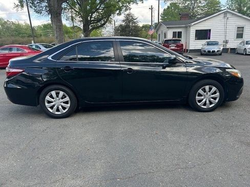 Used 2015 Toyota Camry LE FWD image 3