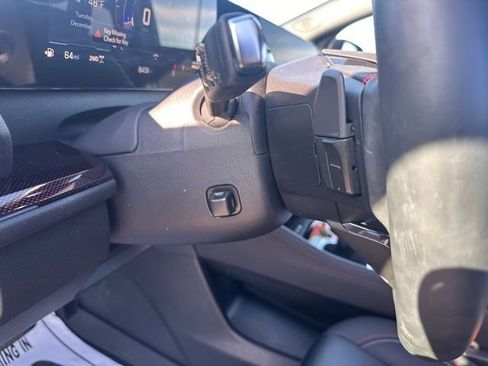 Used 2025 Chevrolet Traverse RS image 16