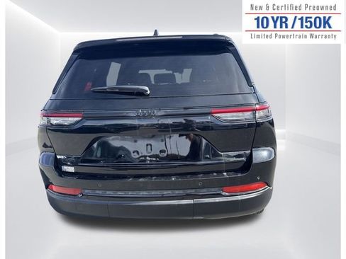 Used 2025 Jeep Grand Cherokee Altitude image 7