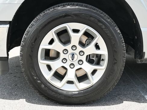 Used 2022 Ford F150 XLT w/ Trailer Tow Package RWD image 8