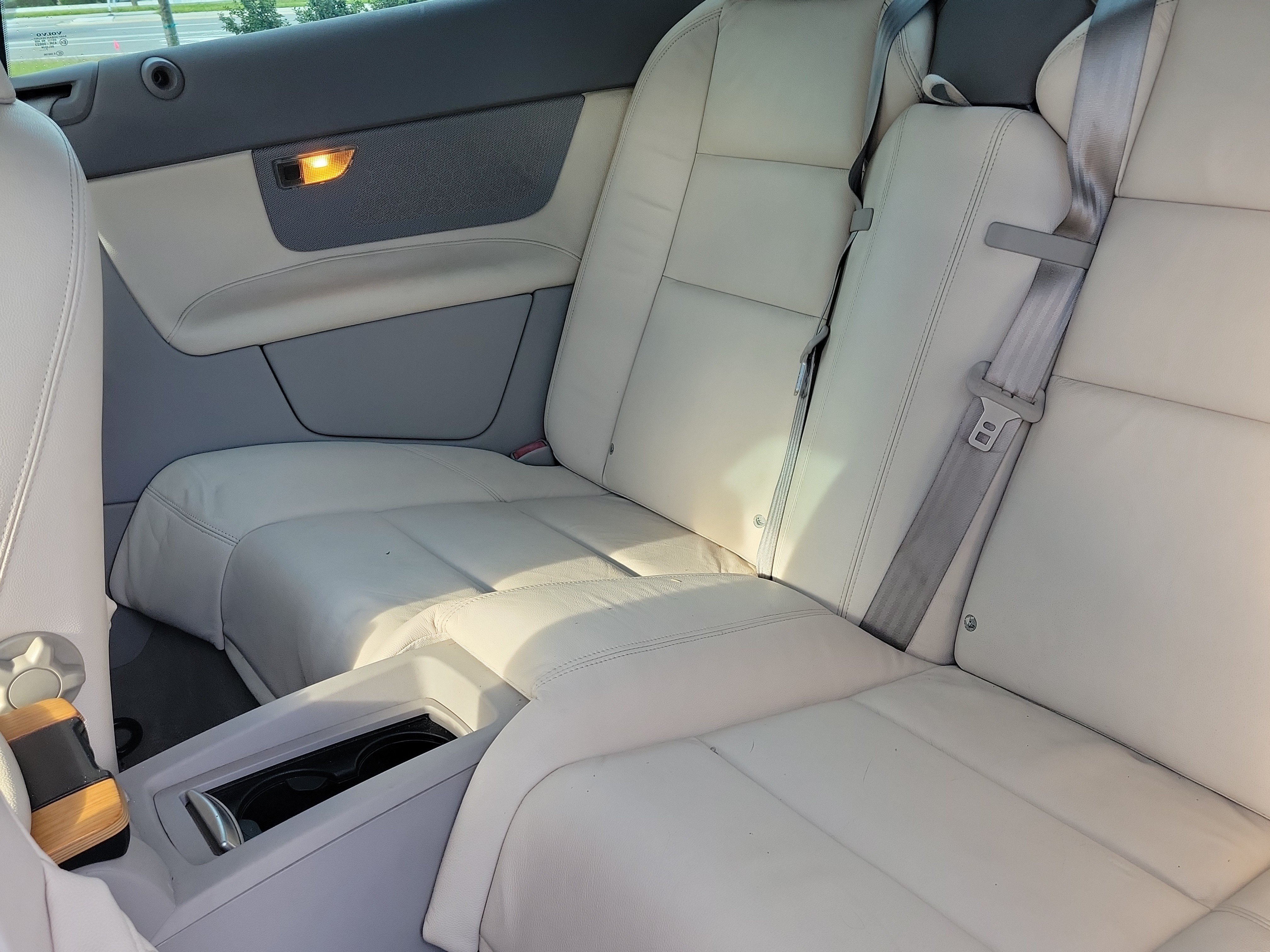 Used 2008 Volvo C70 T5 FWD image 12