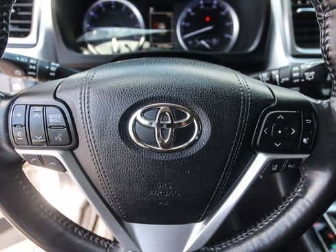 Used 2018 Toyota Highlander Limited Platinum AWD/4WD image 33