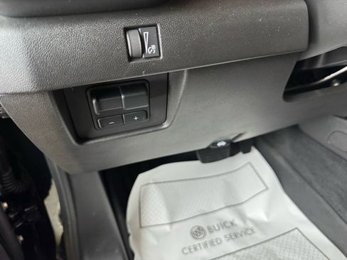 Used 2024 GMC Canyon AT4 w/ AT4 Premium Package image 17