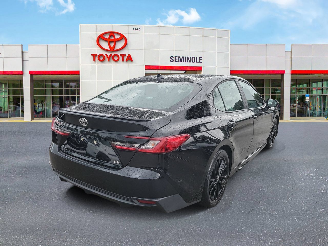 Used 2025 Toyota Camry SE w/ Multimedia Upgrade Package FWD image 3