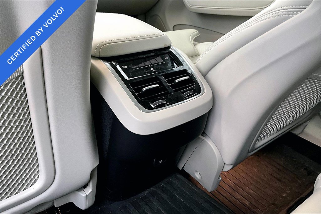 Used 2024 Volvo XC60 B5 Ultimate w/ Protection Package Premier AWD/4WD image 30