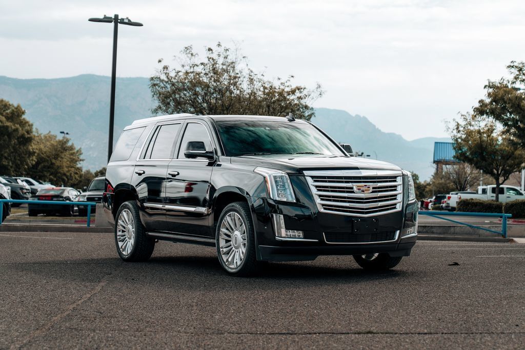 Used 2017 Cadillac Escalade Platinum AWD/4WD image 1