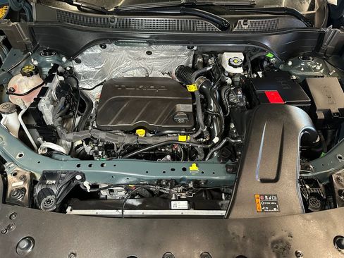 Used 2025 Chevrolet Trax LS w/ LS Convenience Package FWD image 23