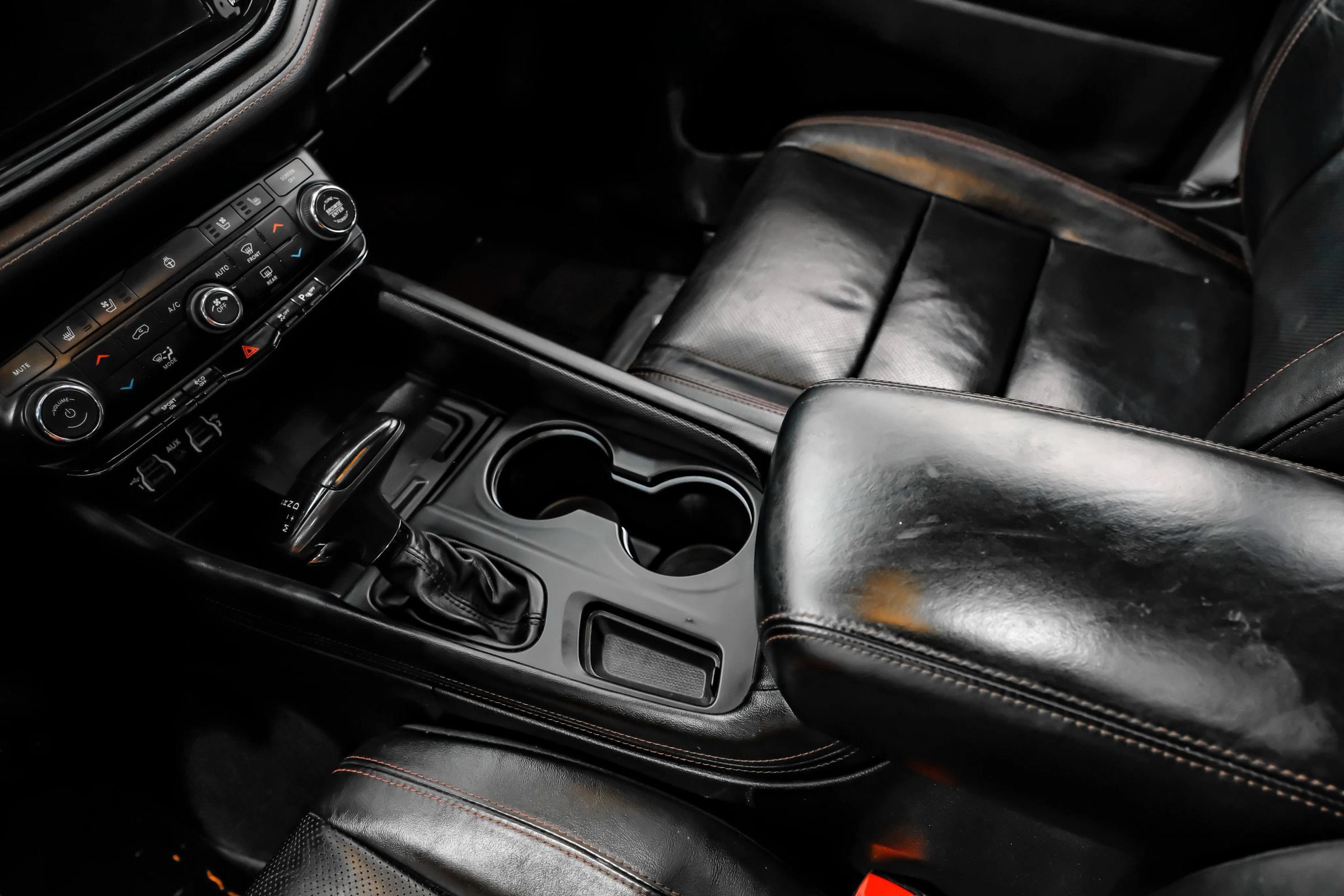 Used 2022 Dodge Durango R/T w/ Blacktop Package RWD image 23