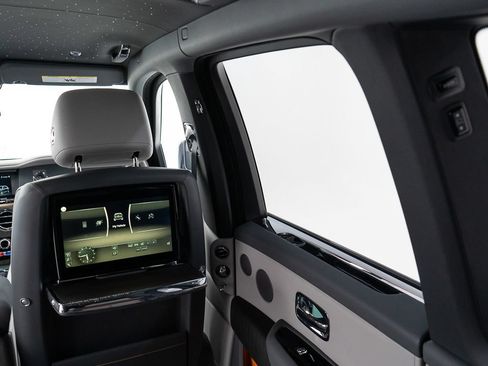 Certified 2023 Rolls-Royce Cullinan w/ Dark Exterior Package AWD/4WD image 31