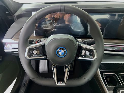 New 2025 BMW i7 xDrive60 image 12
