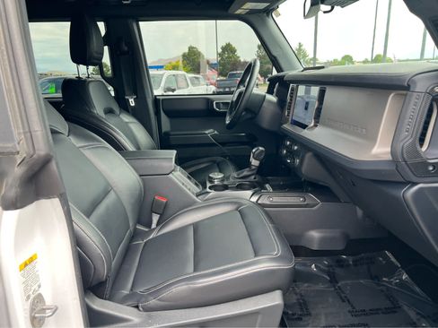 Used 2025 Ford Bronco Outer Banks AWD/4WD image 17