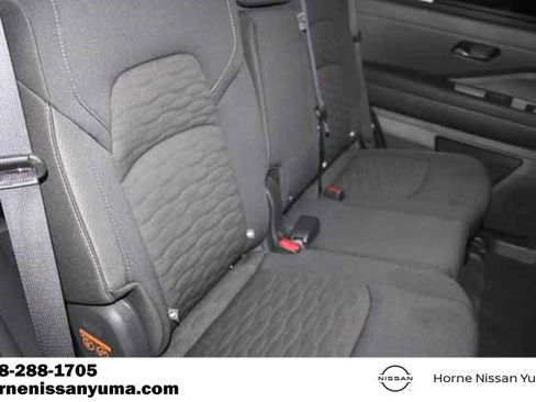 Certified 2025 Nissan Pathfinder S image 7