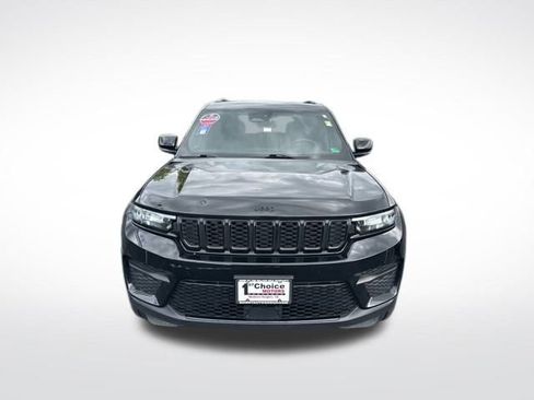 Used 2024 Jeep Grand Cherokee Altitude image 9