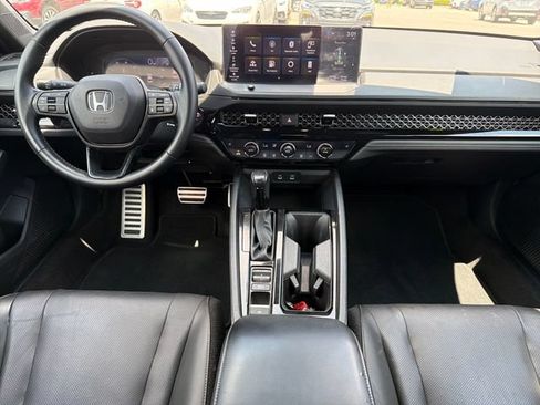 Used 2023 Honda Accord Sport image 9