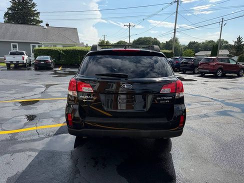 Used 2013 Subaru Outback 3.6R Limited AWD/4WD image 8