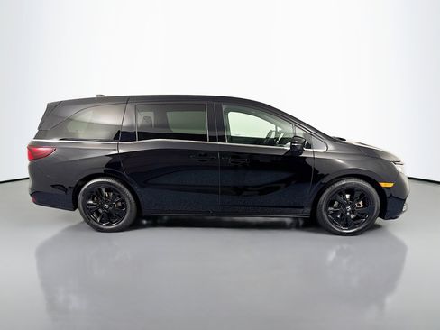 Certified 2024 Honda Odyssey Sport image 4