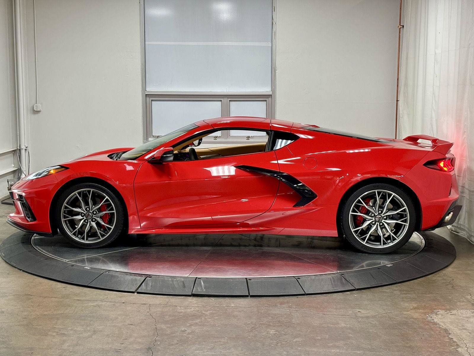 Used 2024 Chevrolet Corvette Stingray Premium Cpe w/ Z51 Performance Package RWD image 13