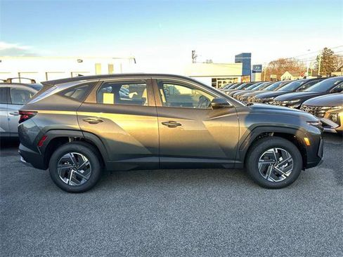 New 2026 Hyundai Tucson Blue SE w/ Tow & Go Package image 2