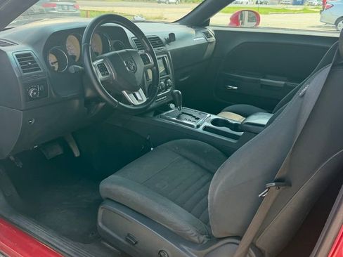 Used 2012 Dodge Challenger R/T RWD image 9