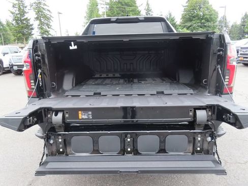 Certified 2025 Chevrolet Silverado EV LT AWD/4WD image 8