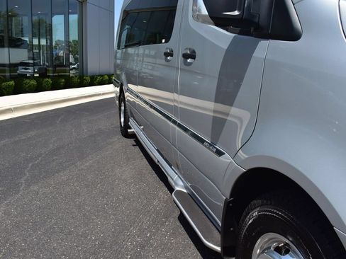 Used 2022 Mercedes-Benz Sprinter 3500 image 22