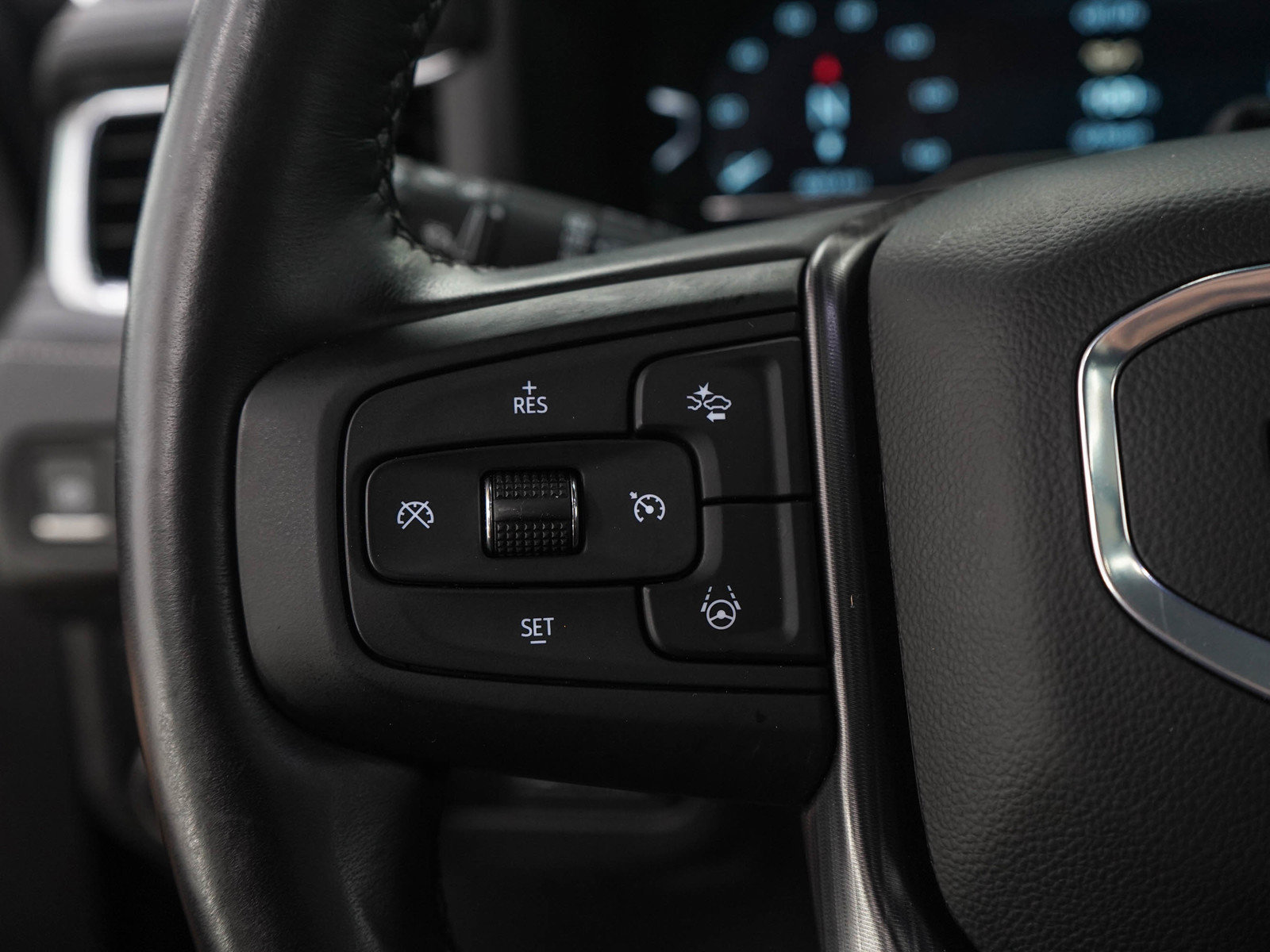Used 2024 GMC Yukon Denali Ultimate AWD/4WD image 28