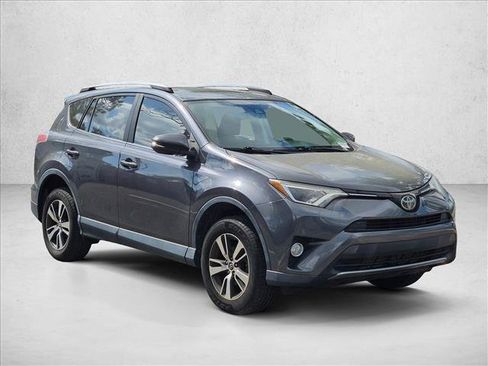 Used 2017 Toyota RAV4 XLE FWD image 3