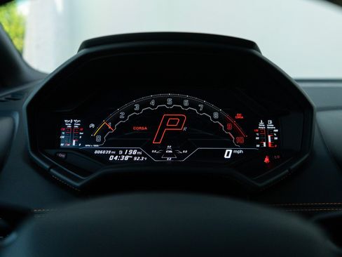Used 2023 Lamborghini Huracan Tecnica RWD image 13