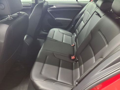 Used 2018 Volkswagen Golf SE FWD image 38