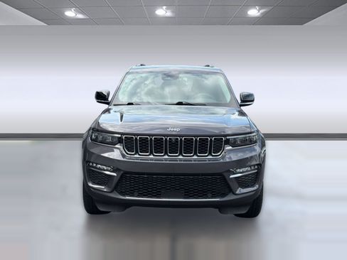 Used 2023 Jeep Grand Cherokee Limited w/ Luxury Tech Group II AWD/4WD image 6