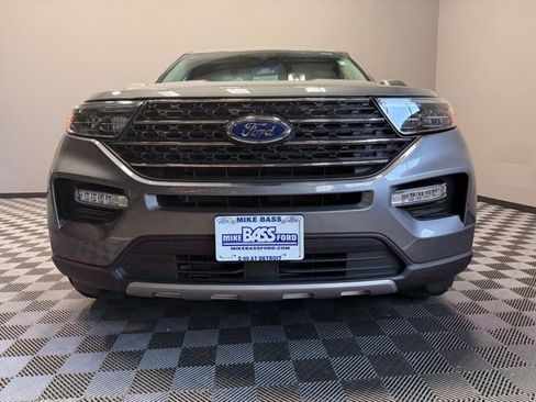 Used 2023 Ford Explorer XLT w/ Equipment Group 202A AWD/4WD image 3