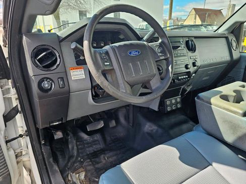 Used 2016 Ford F550 2WD Regular Cab Super Duty image 7