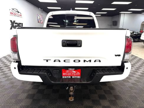 Used 2020 Toyota Tacoma TRD Sport w/ Technology Package AWD/4WD image 12