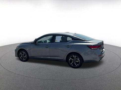 Used 2025 Nissan Sentra SV FWD image 10