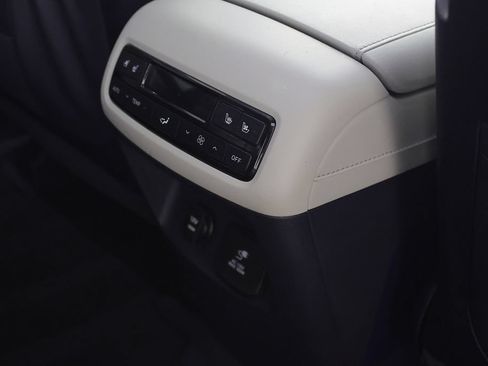 Used 2024 Hyundai Palisade Limited AWD/4WD image 12