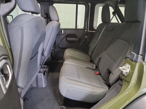 Used 2024 Jeep Wrangler Unlimited Sport AWD/4WD image 28