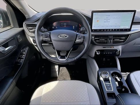 Used 2025 Ford Escape Active w/ Active Premium Tech Pack FWD image 5
